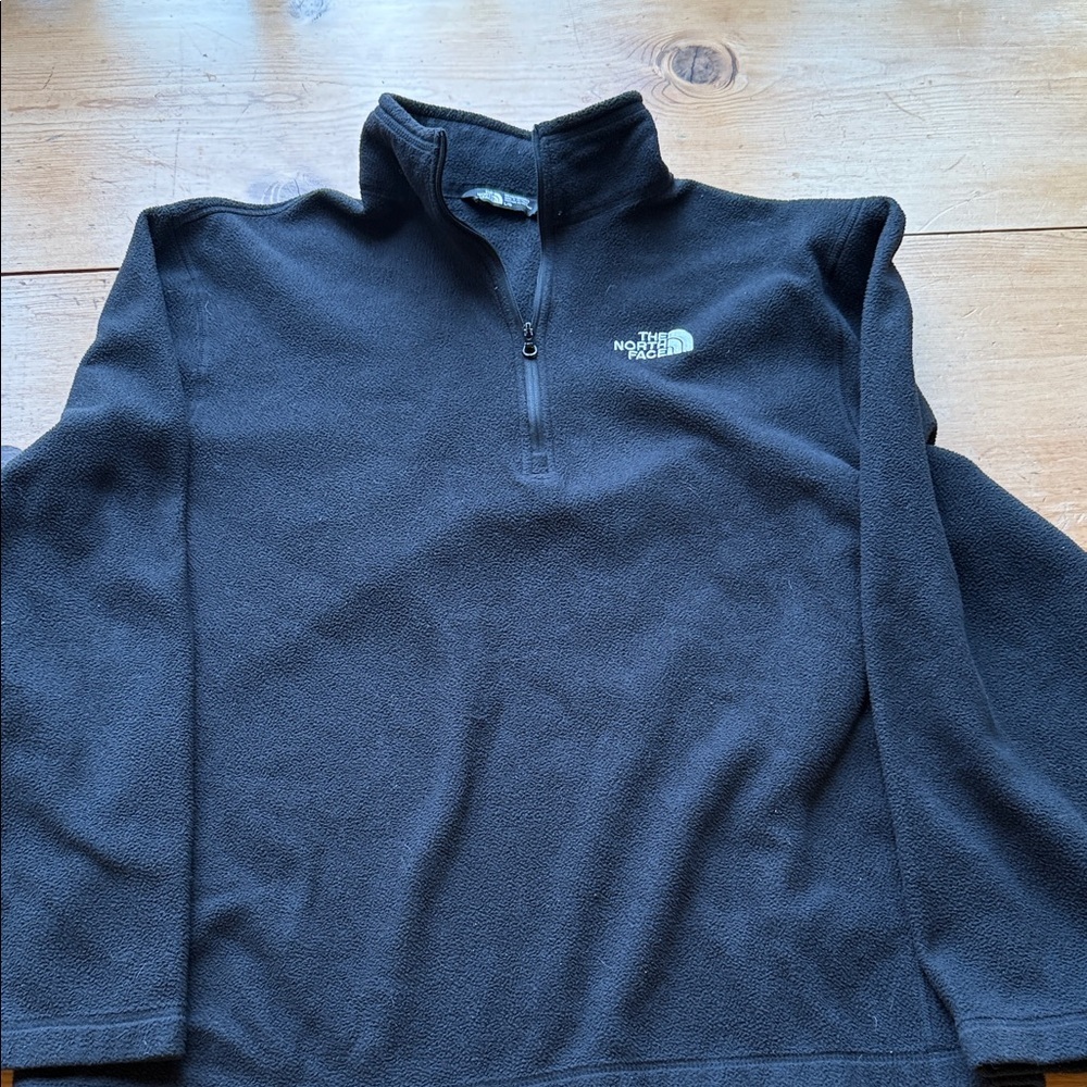The North Face Men's Black quarter Zip-Up Jacket